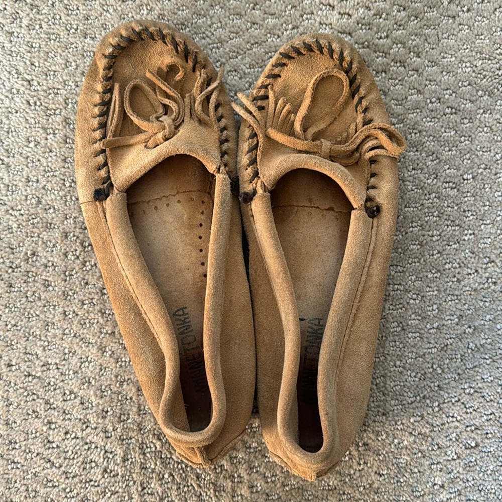 Women’s Tan Suede Moccasins with Bow Accent - Comfortable Slip-On